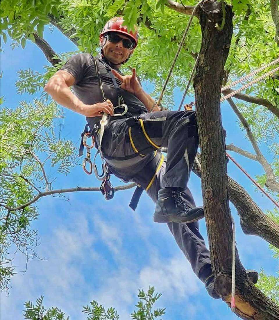 Személyre szabott árakon, a határidők betartásával nyújtok kiemelkedő minőségű ipari alpinista szolgáltatásokat az ország egész területén.